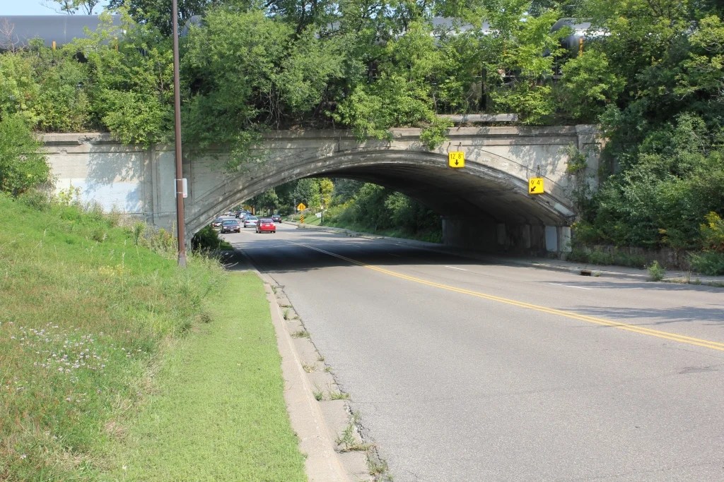 BNSF Lexington Parkway Bridge